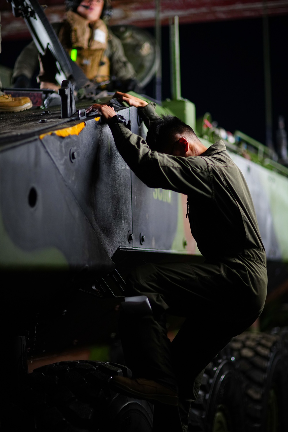 Iron Fist 2022: 3rd Assault Amphibian Battalion Marines conduct night ops