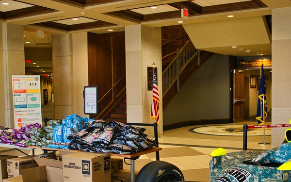 Boy Scouts donate popcorn to Indiana National Guardsmen