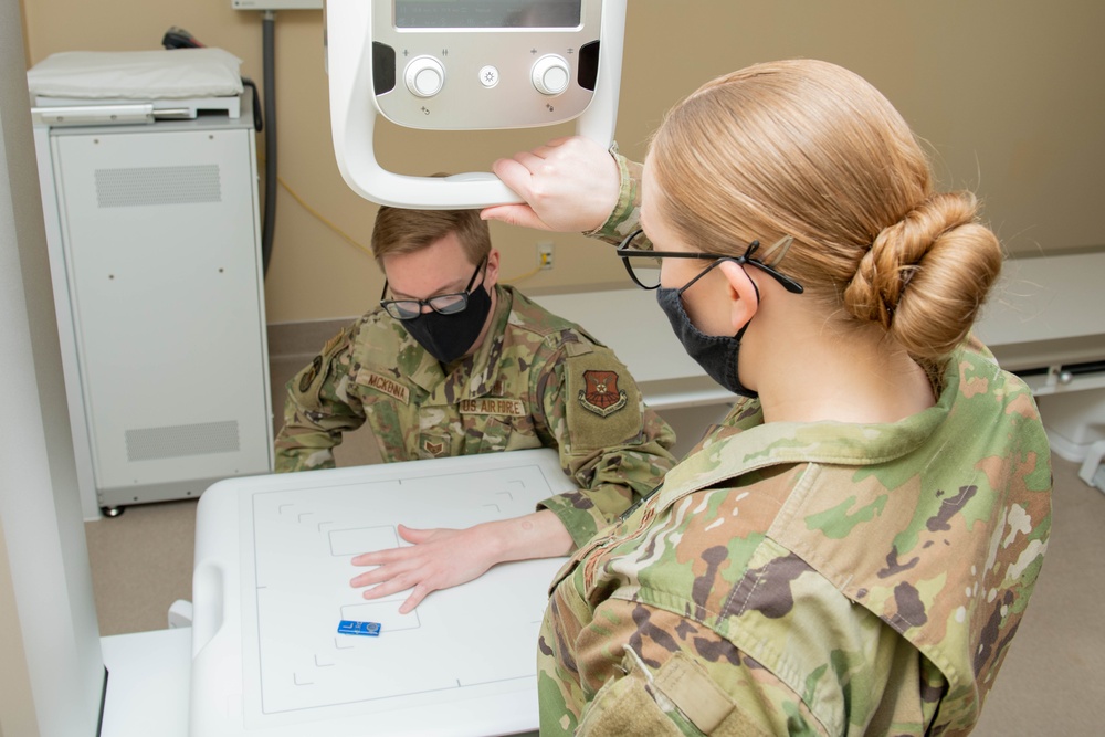 Diagnostic imaging ensures Ellsworth Airmen are ready to fight
