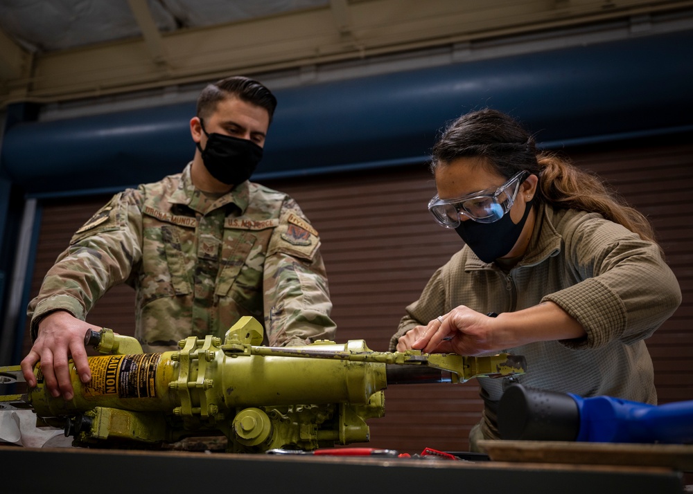 Hydraulic Technicians maintain F-15E Strike Eagle components