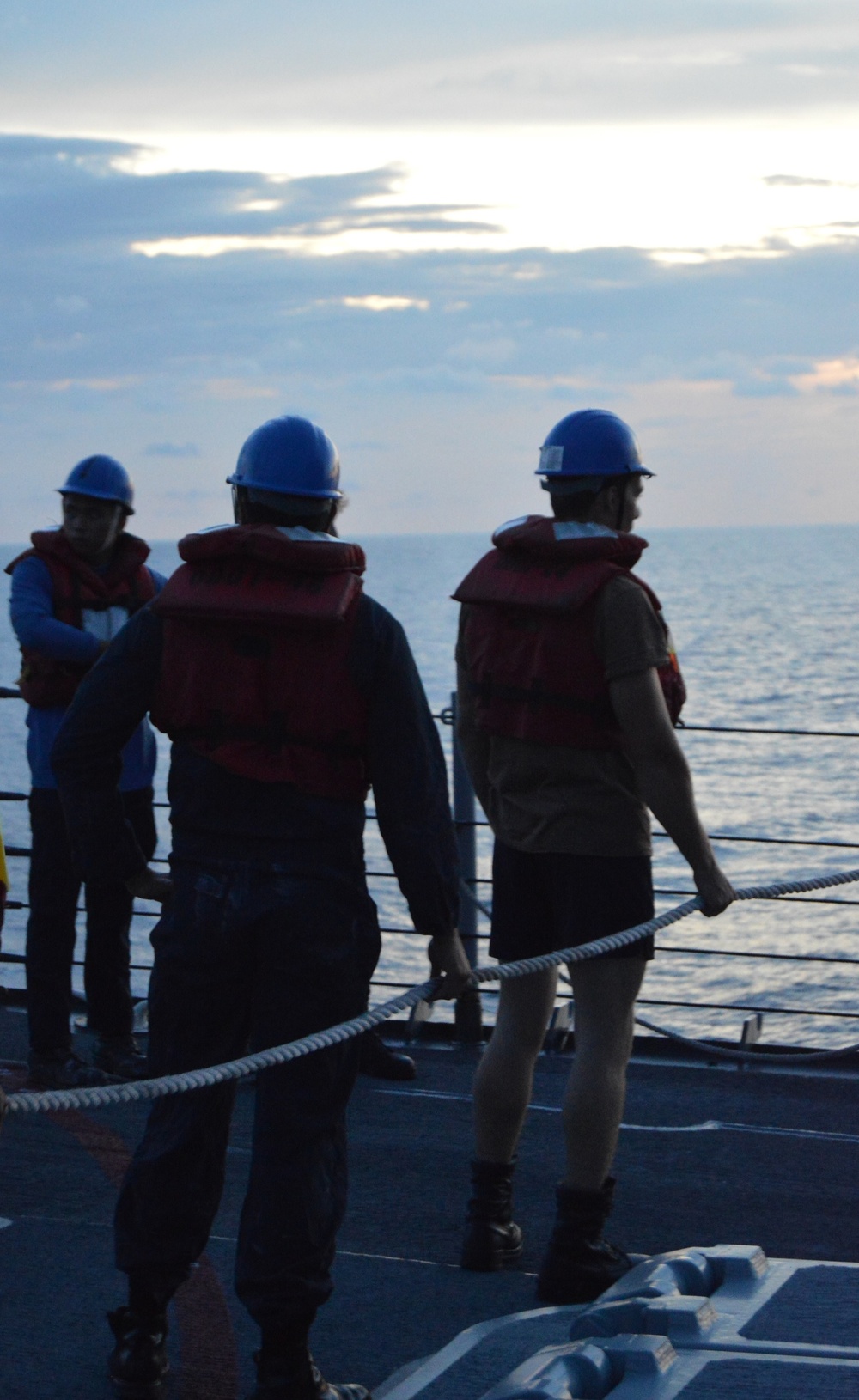 USS Lake Champlain sails the Sulu Sea