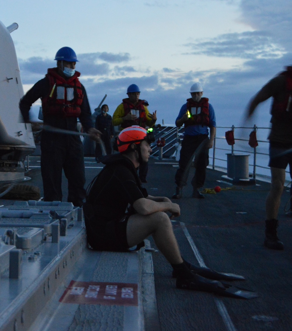 USS Lake Champlain sails the Sulu Sea