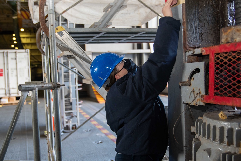 USS Ronald Reagan (CVN 76) Painting Preparation