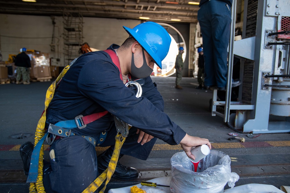 USS Ronald Reagan (CVN 76) Painting Preparation