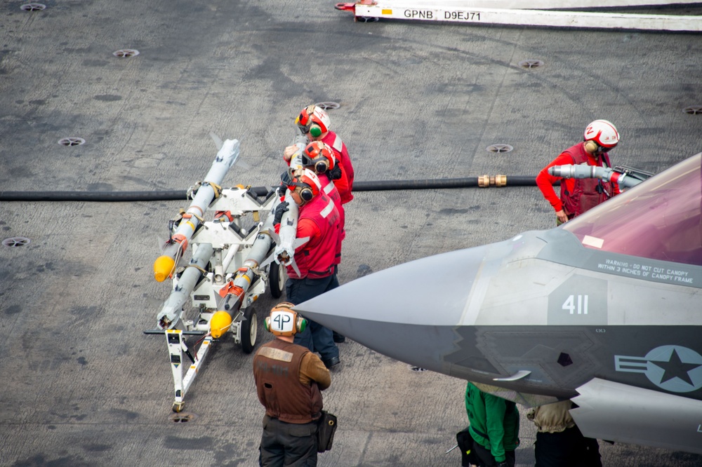 USS Carl Vinson (CVN 70) Conducts Flight Operations in South China Sea