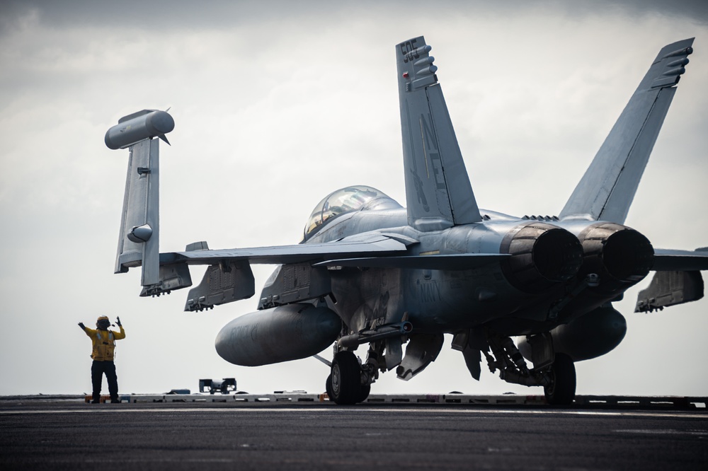 USS Carl Vinson (CVN 70) Conducts Flight Operations in South China Sea