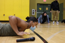 Army Warrior Fitness Team athletes engage students in Miami