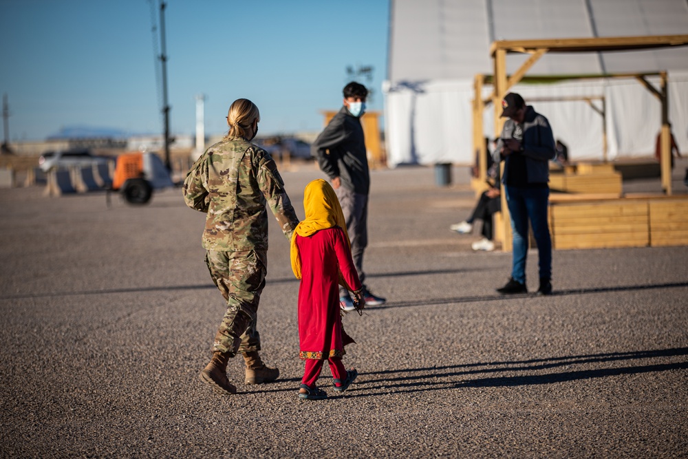 Task Force Holloman U.S. Air Force Colonel meets with Afghan evacuees