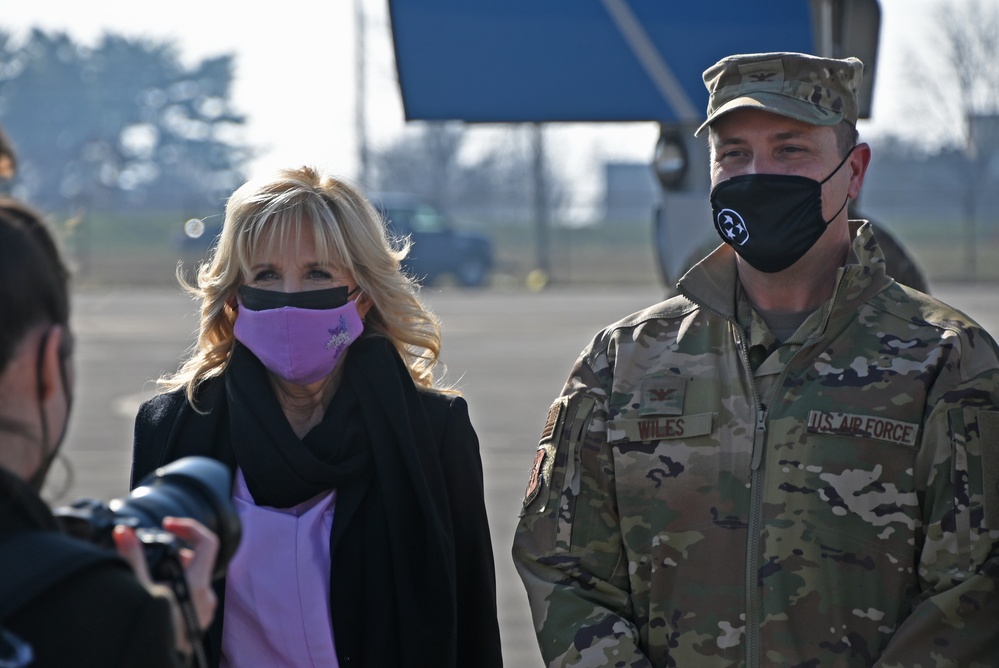 First Lady arrives at Berry Field