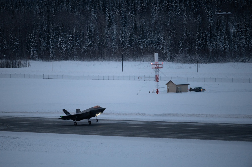 354th FW F-35As take off during Arctic Gold 22-1