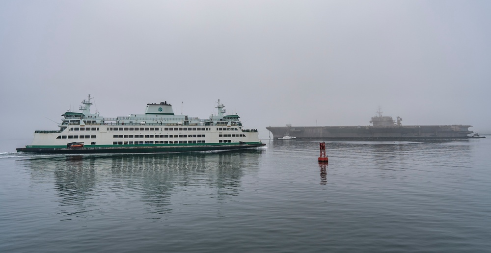 DVIDS - Images - Ex-USS Kitty Hawk Departs Bremerton [Image 2 of 3]