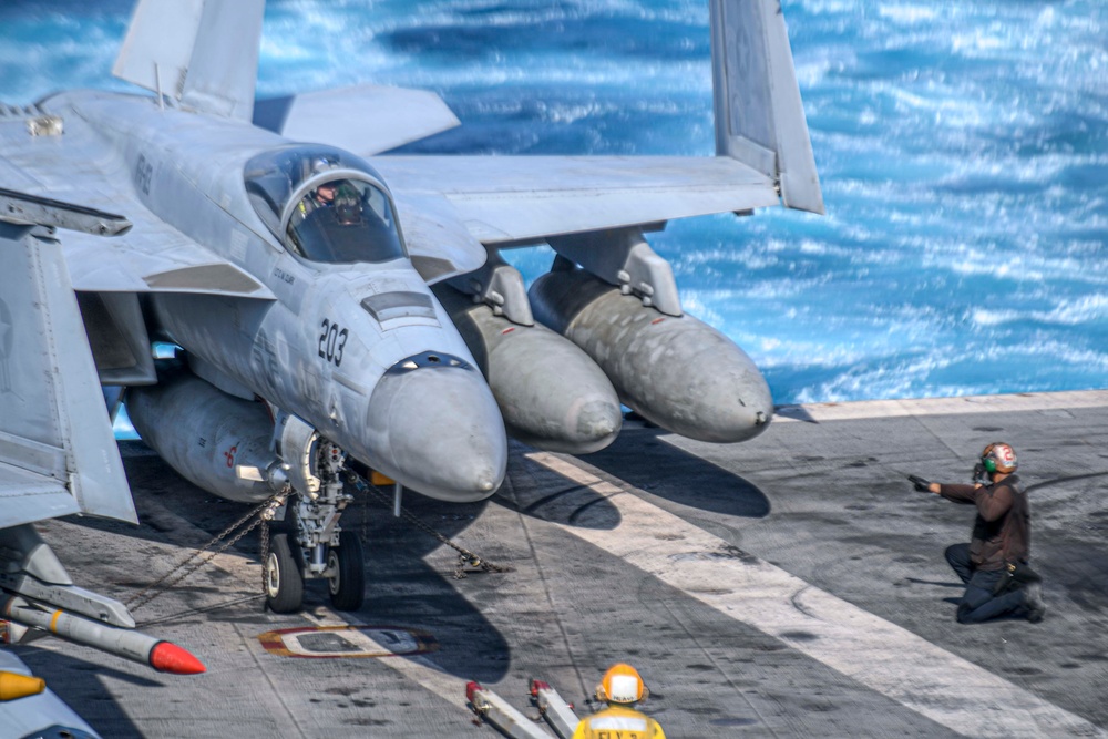 USS Carl Vinson (CVN 70) Conducts Flight Operations in South China Sea