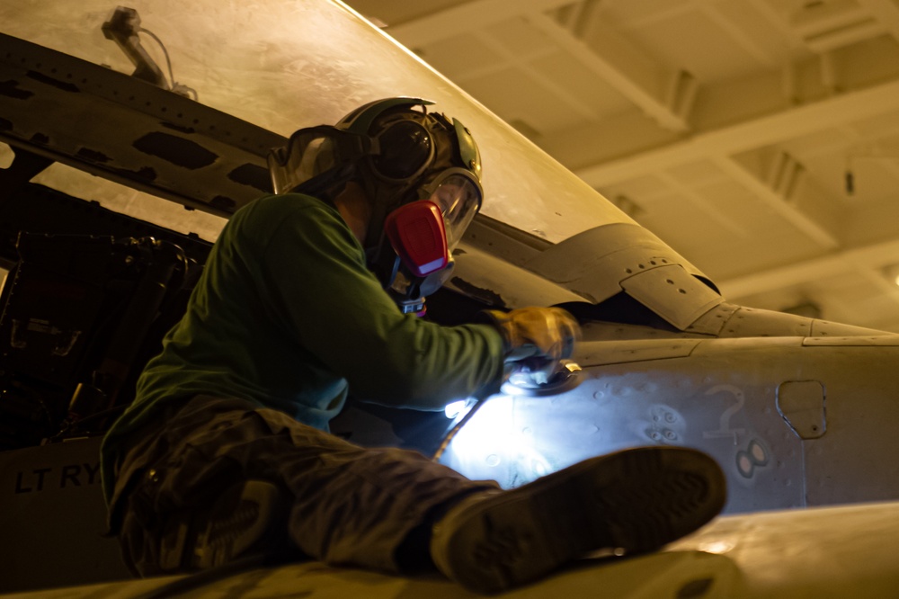 USS Carl Vinson (CVN 70) Conducts Night-Time Operations