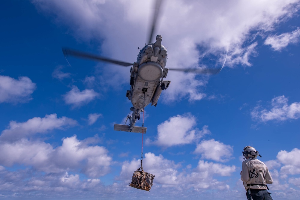 USS Spruance conducts vertical replenishment