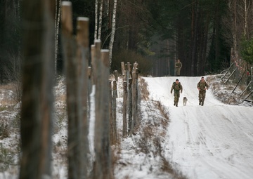 Battle Group Poland soldiers earn Norwegian Foot March Badge