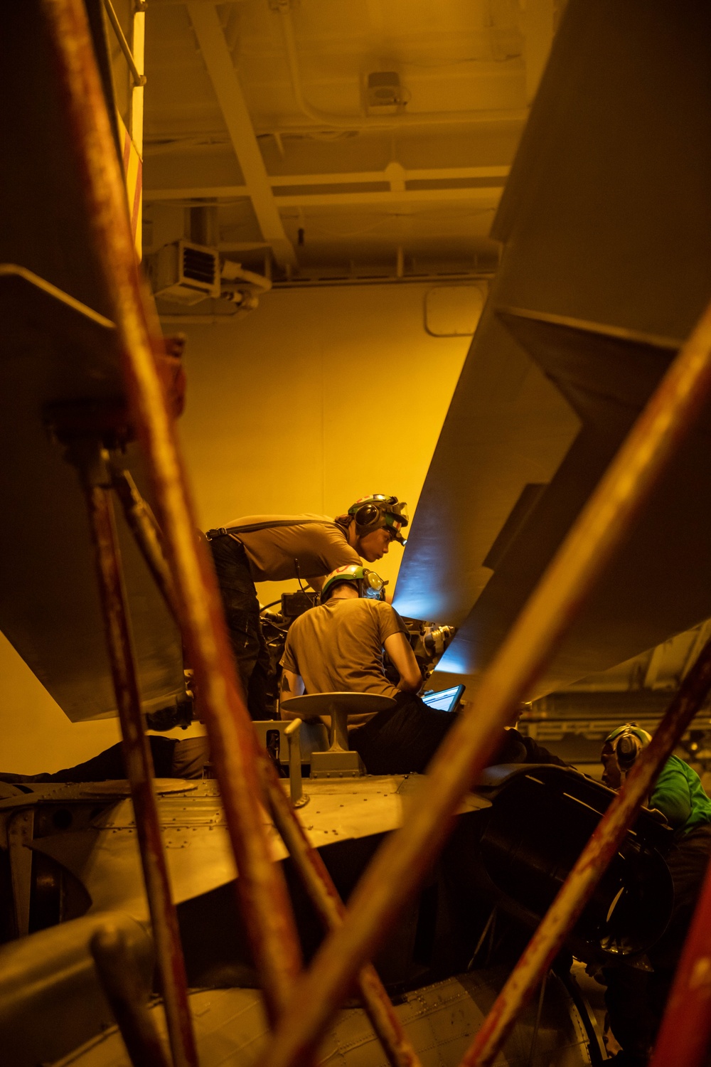 USS Carl Vinson (CVN 70) Conducts Night-Time Operations in 7th Fleet