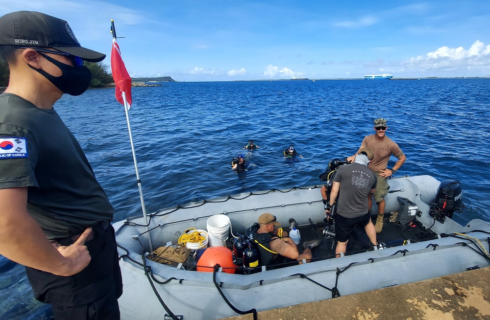 UCT 2 and ROKN UCT Complete the Multinational Underwater Repair Exercise 2021