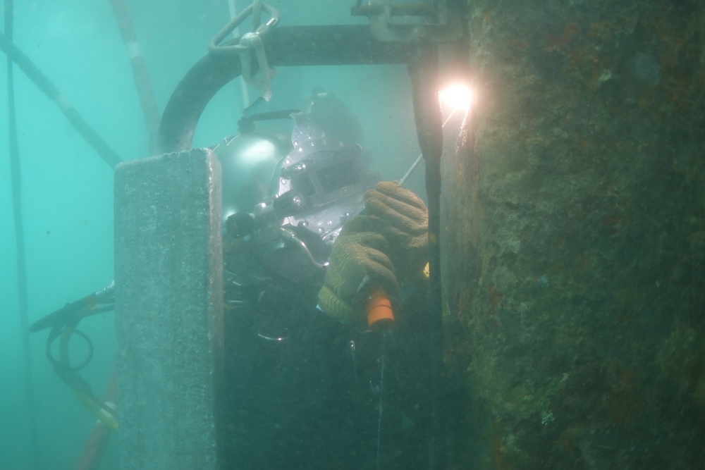 UCT 2 and ROKN UCT Complete the Multinational Underwater Repair Exercise 2021