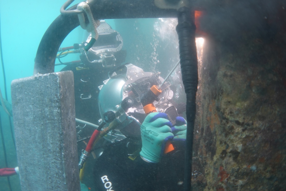 UCT 2 and ROKN UCT Complete the Multinational Underwater Repair Exercise 2021