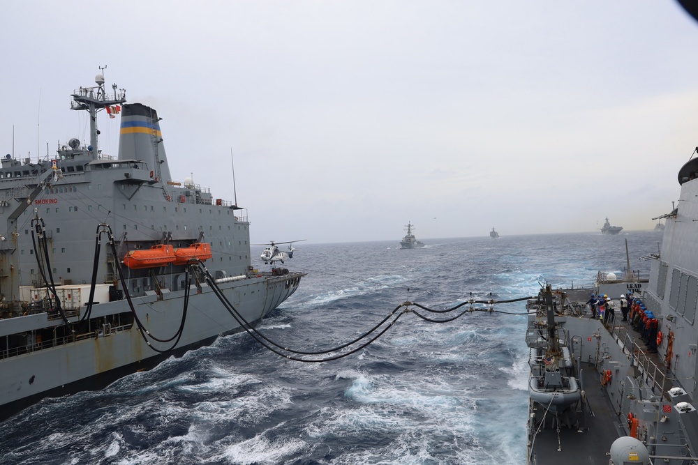 USS Michael Murphy stocks up in the South China Sea