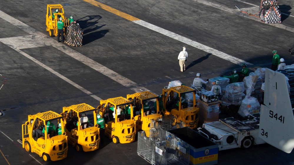 USS Carl Vinson (CVN 70) Conducts Replenishment-at-Sea with USNS Matthew Perry (T-AKE 9)