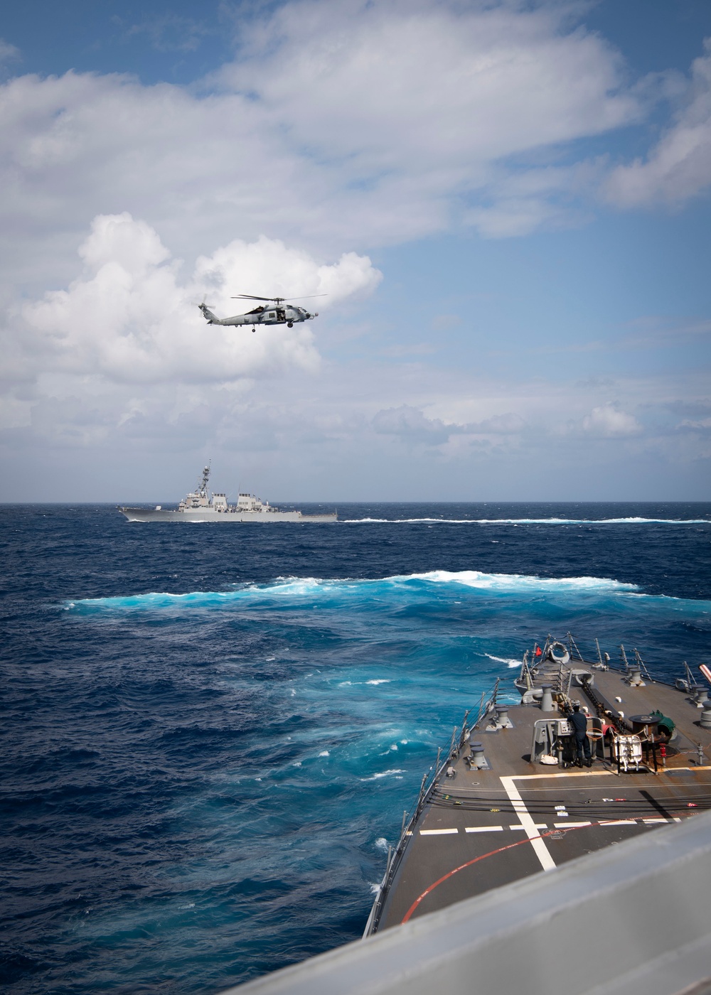 USS Dewey Conducts VI Drill with USS Benfold