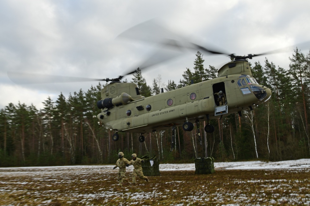 Comanche Troop conducts Sling Load Operations