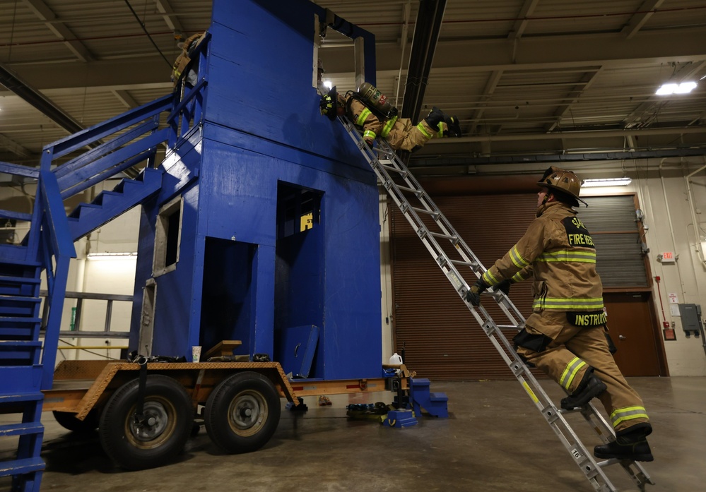 Fort Knox hosts multidepartment firefighter survival training course