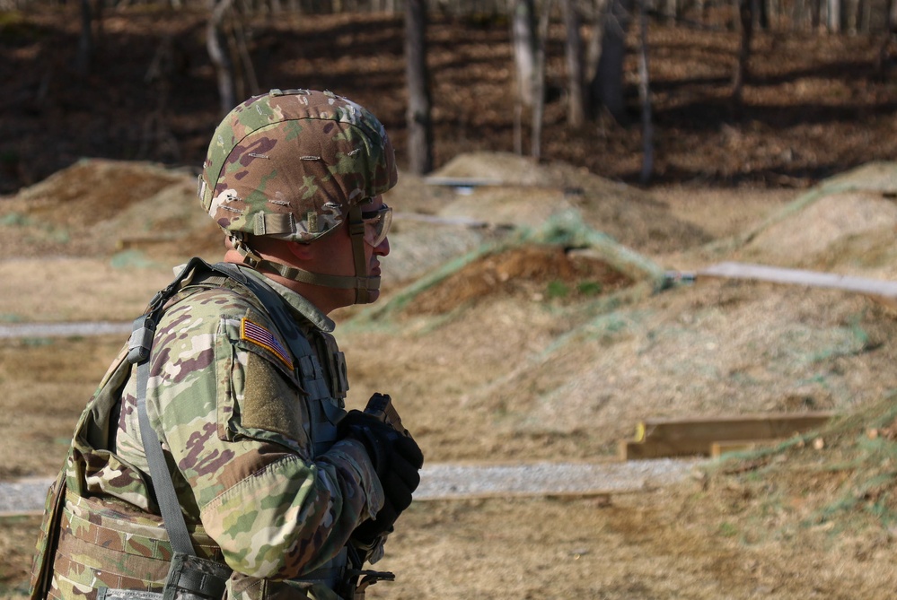 HHBN Soldiers conduct M17 qualification