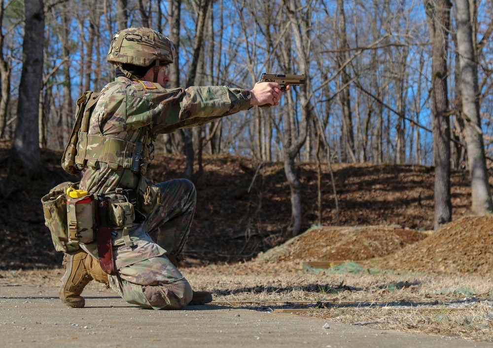 DVIDS - Images - HHBN Soldiers conduct M17 qualification [Image 3 of 3]