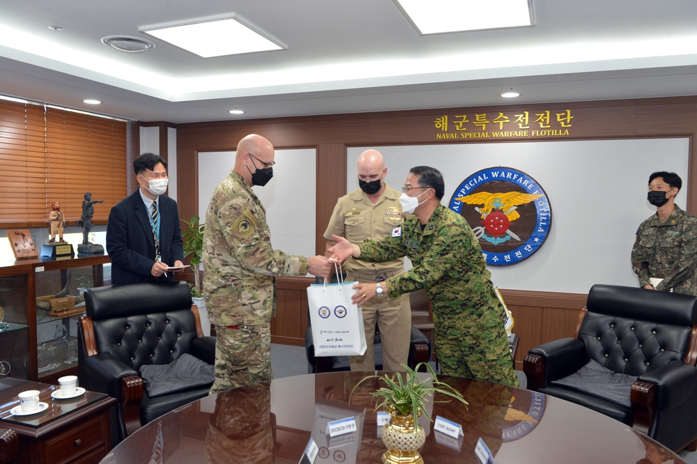 Naval Special Warfare Commander Visits Korean Naval Special Warfare Flotilla