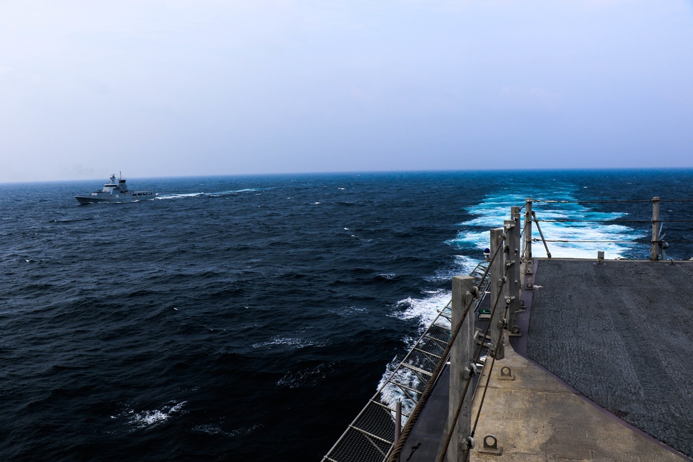 USS Jackson exercises with KDB Daruttaqwa