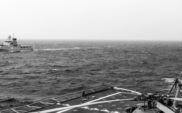 USS Jackson exercises with KDB Daruttaqwa