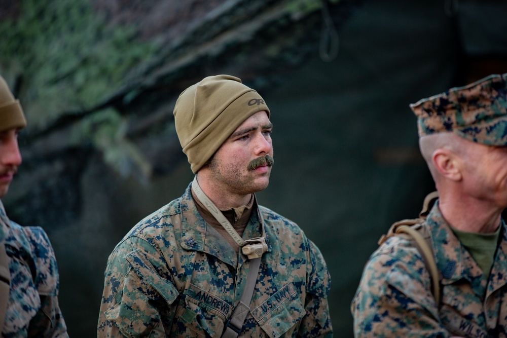 U.S. Marines and Sailors with 1st Marine Division conduct Combat Operations Center operations during Steel Knight 22