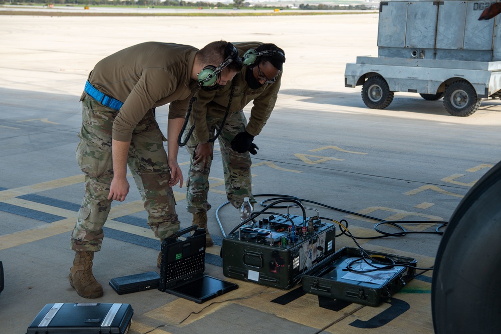 725th AMS Preforms Operations Checks On C-5 Galaxy