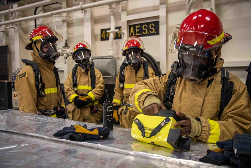 DVIDS - Images - USS America Sailors Conduct Damage Control Drill ...