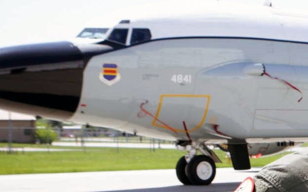 Air Force Medical Student Called to Work as Translator for Afghan Evacuees