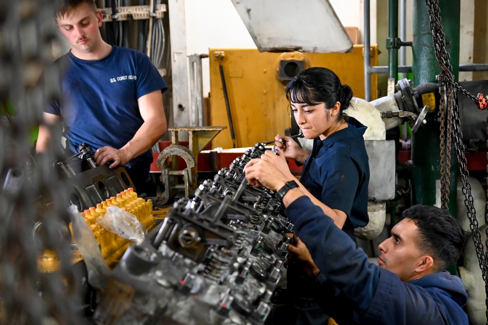 Coast Guard MK3s Build Engine on Cutter