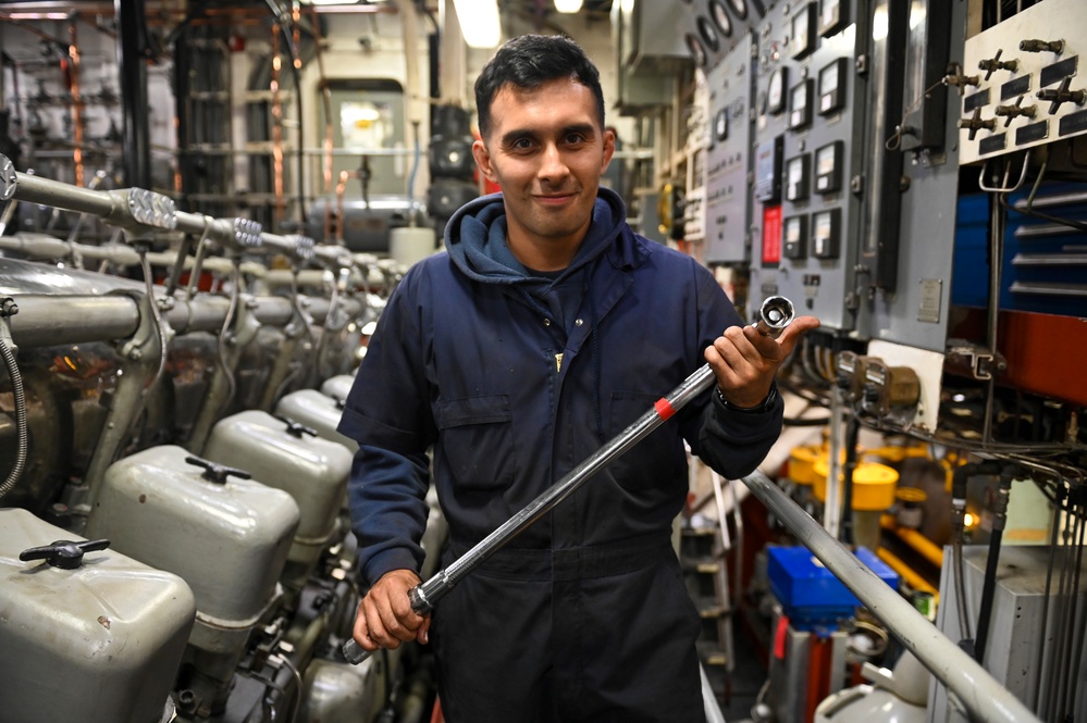 Coast Guard MK3s Build Engine on Cutter