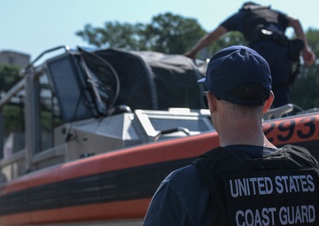 Members from U.S. Coast Guard Station Memphis