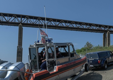 Members from U.S. Coast Guard Station Memphis