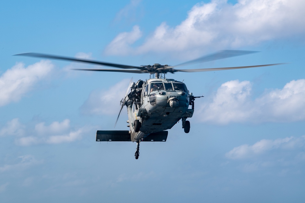 USS O'Kane (DDG 77) Conducts Flight Operations