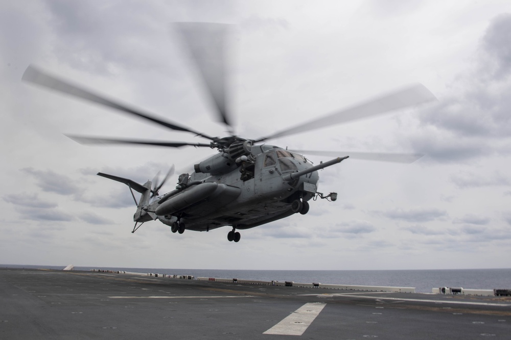 DVIDS - Images - USS America Conducts Flight Ops [Image 5 of 8]