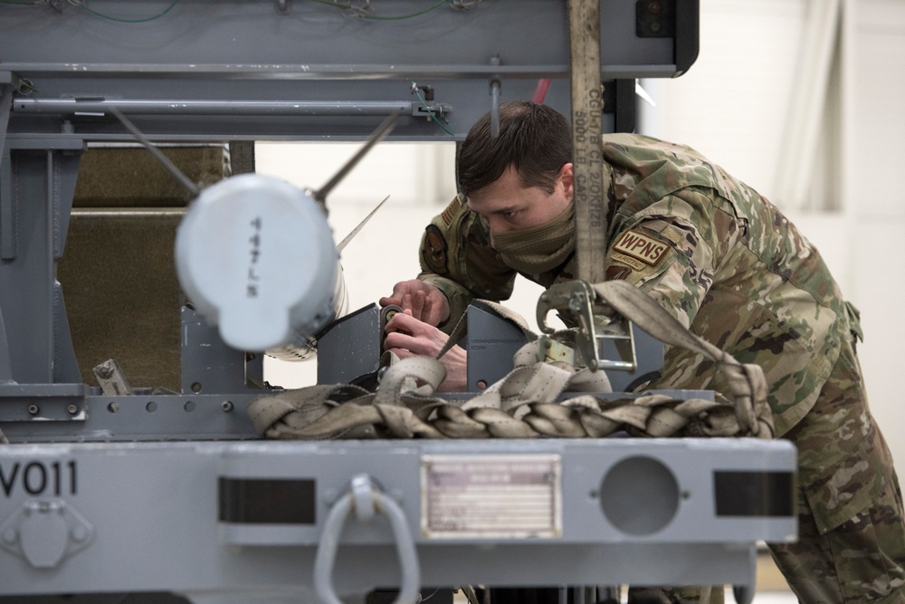 JBER Airmen Compete in F-22 Raptor Load Crew Competition
