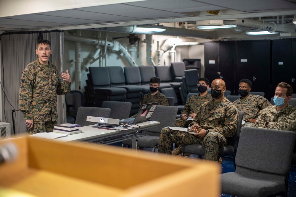 The 11th command element chaplain teaches an emotional attachment class aboard USS Essex (LHD 2)