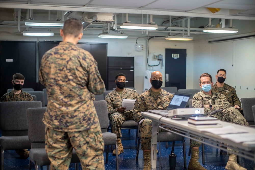 The 11th command element chaplain teaches an emotional attachment class aboard USS Essex (LHD 2)