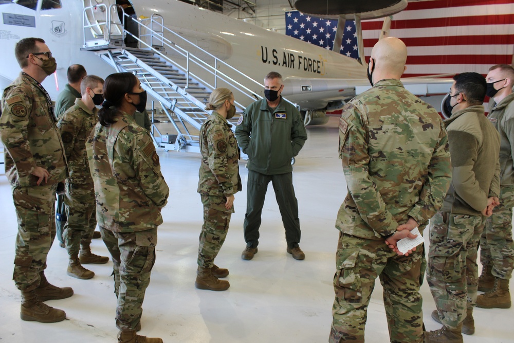 552nd ACW puts readiness on display for Fifteenth Air Force commander