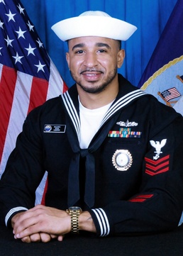 Senior Sailor of the Year Saves a Life at Local Gym