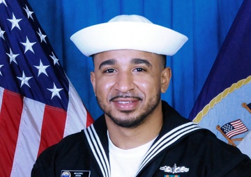 Senior Sailor of the Year Saves a Life at Local Gym