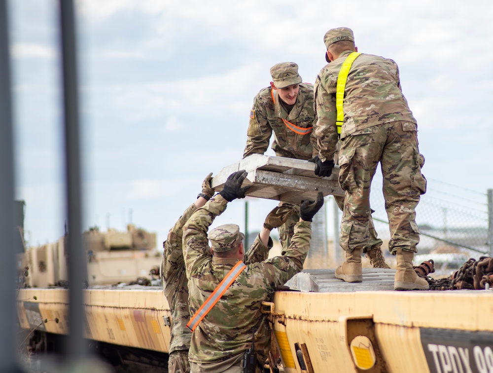 Idaho Army National Guard conducts railhead operations for upcoming deployment